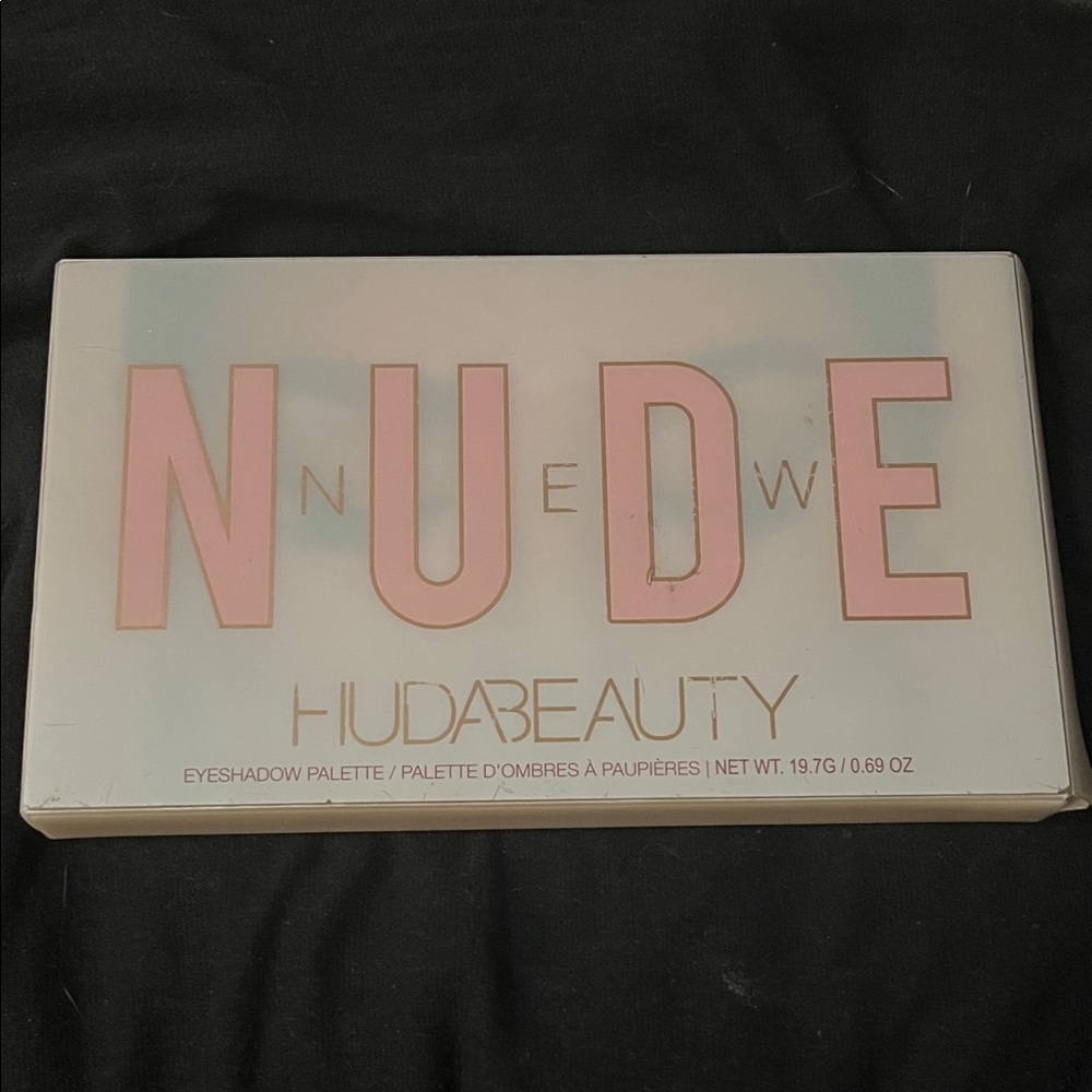 HUDA BEAUTY Nude New Eyeshadow Palette - Pink and Cream